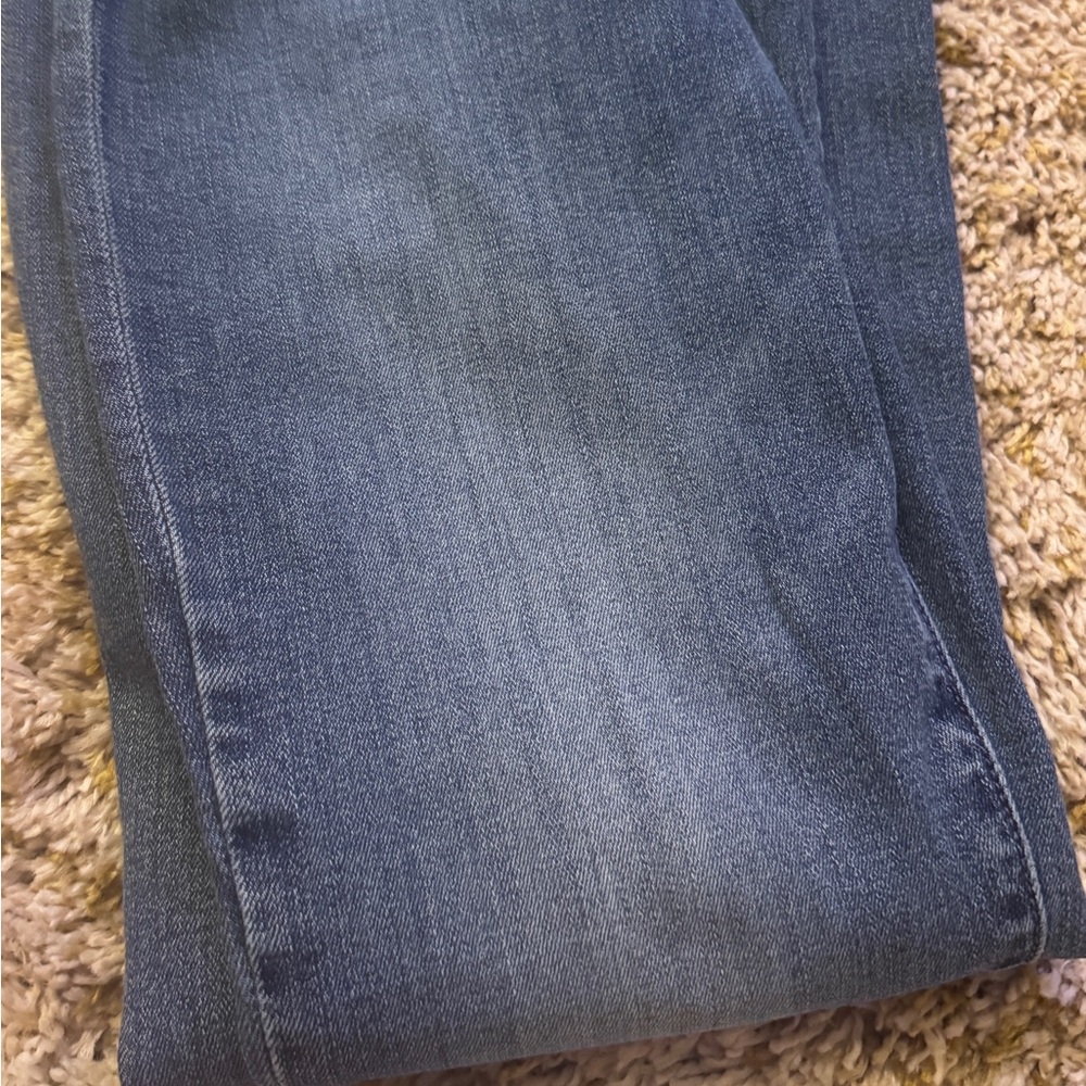 MOTHER The Weekend Fray Jeans 'Walking on Coals' Wash - Picture 5 of 9